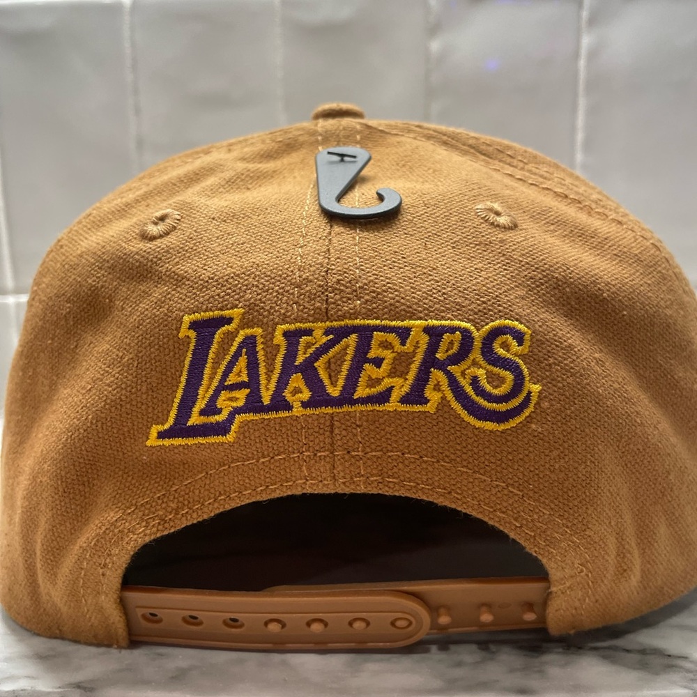 𝐋𝐀𝐊𝐄𝐑’𝐒 𝐒𝐍𝐀𝐏 𝐁𝐀𝐂𝐊 𝐇𝐀𝐓 - Picture 4 of 6